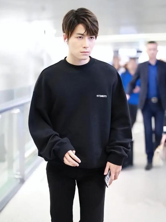 _演员陈学冬：11部作品被下架，两年4次手术，今35岁生活无法自理_演员陈学冬：11部作品被下架，两年4次手术，今35岁生活无法自理