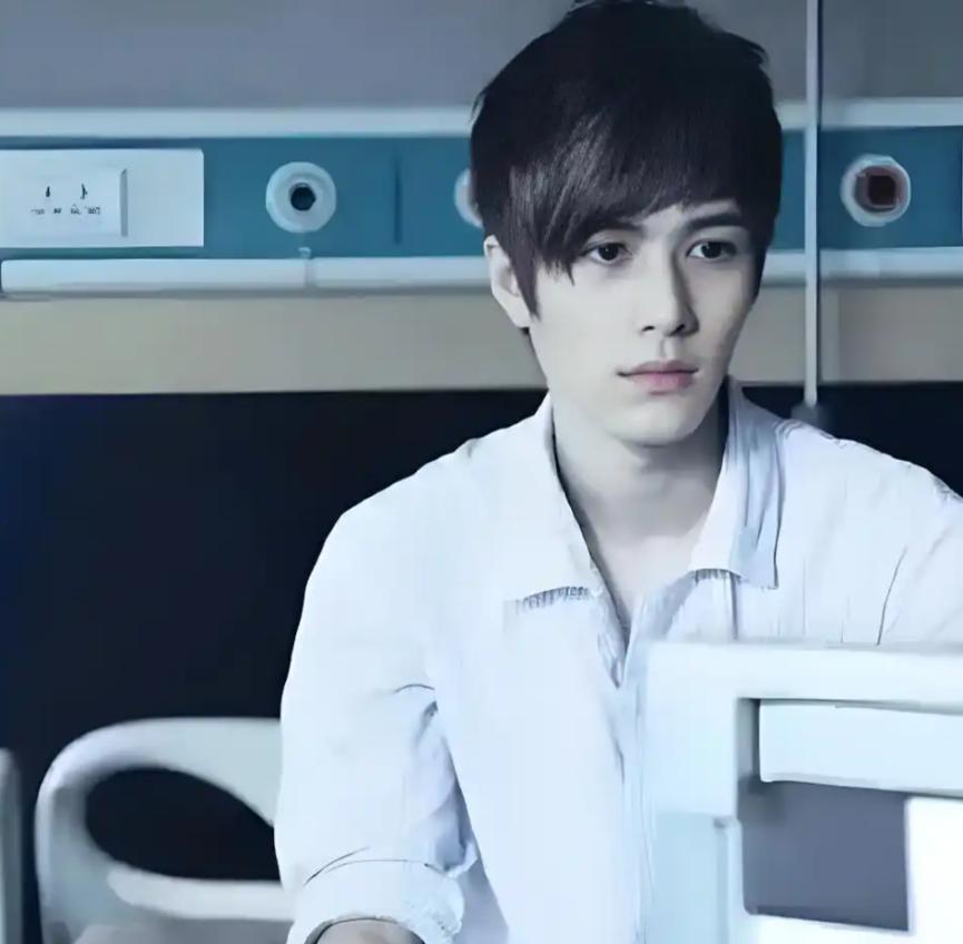 演员陈学冬：11部作品被下架，两年4次手术，今35岁生活无法自理_演员陈学冬：11部作品被下架，两年4次手术，今35岁生活无法自理_