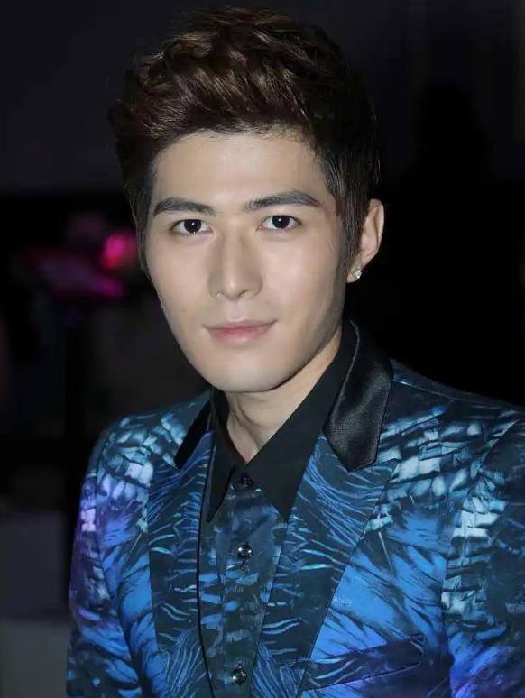 演员陈学冬：11部作品被下架，两年4次手术，今35岁生活无法自理_演员陈学冬：11部作品被下架，两年4次手术，今35岁生活无法自理_