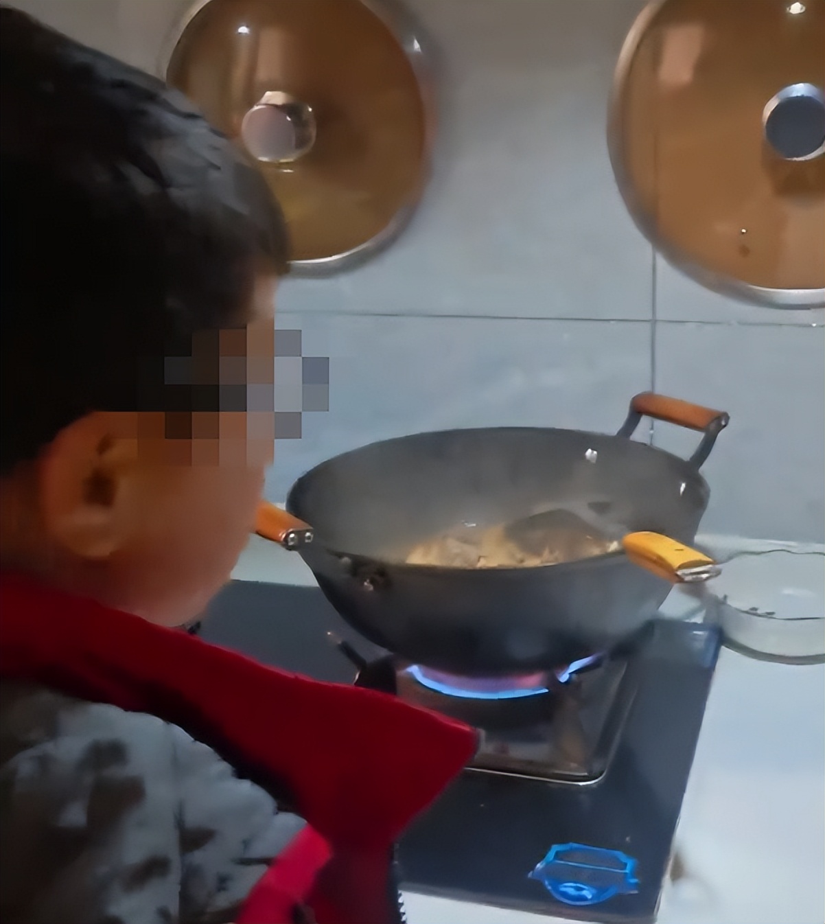 热搜上细思恐极的“我的朋友在锅里”：病态现象害惨多少中国孩子__热搜上细思恐极的“我的朋友在锅里”：病态现象害惨多少中国孩子