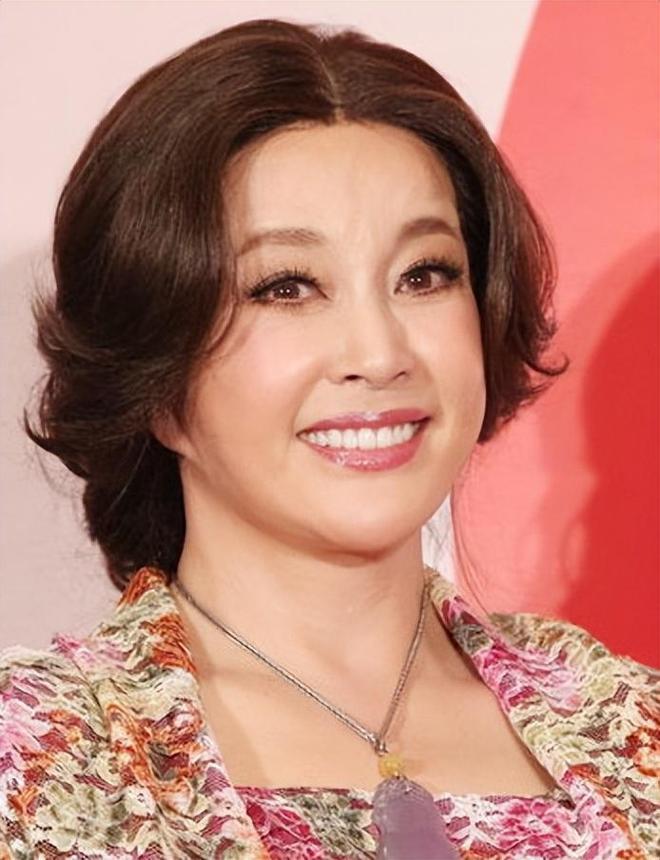 光涨年龄不涨演技！馒头脸，香肠唇，这些整容脸又来祸害央视剧了__光涨年龄不涨演技！馒头脸，香肠唇，这些整容脸又来祸害央视剧了