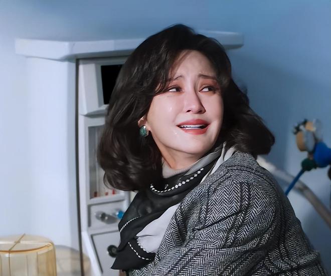 光涨年龄不涨演技！馒头脸，香肠唇，这些整容脸又来祸害央视剧了_光涨年龄不涨演技！馒头脸，香肠唇，这些整容脸又来祸害央视剧了_