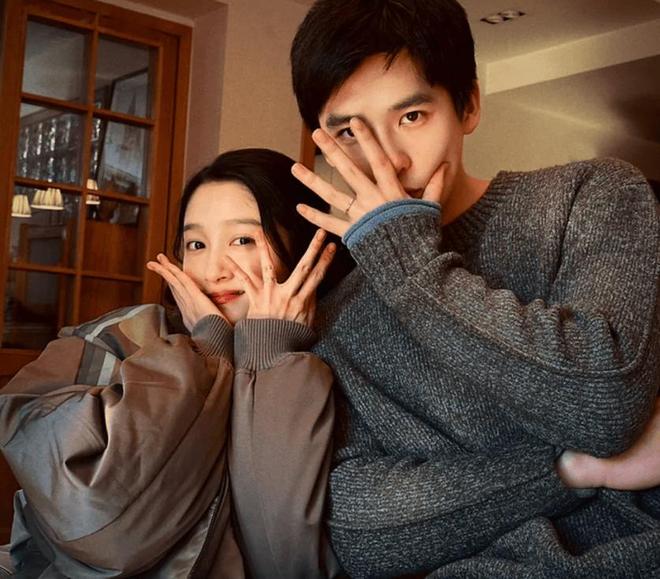 王安宇工作室否认与关晓彤恋情传闻:相关内容均属凭空捏造_王安宇工作室否认与关晓彤恋情传闻:相关内容均属凭空捏造_