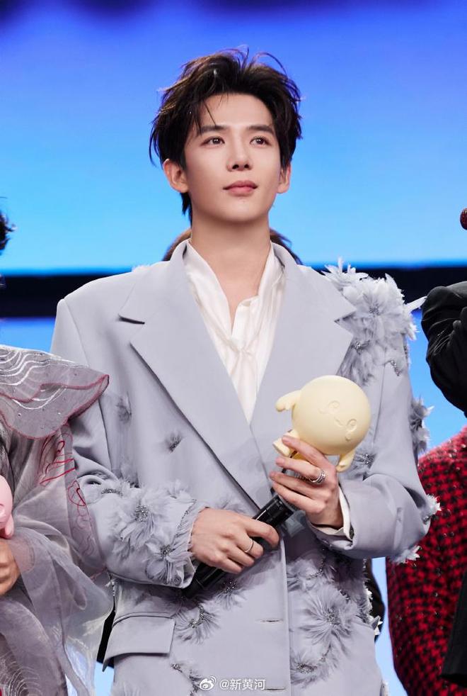 王安宇工作室否认与关晓彤恋情传闻:相关内容均属凭空捏造_王安宇工作室否认与关晓彤恋情传闻:相关内容均属凭空捏造_