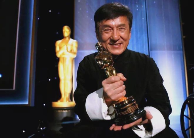 _成龙演的卖梨的叫什么名字_成龙卖房子