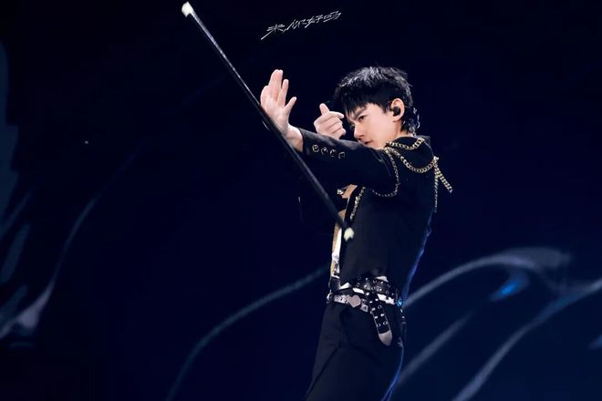 跨年晚会播放量__晚会流量明星