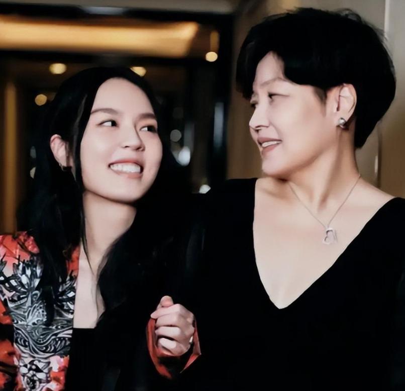 落叶dj_歌曲《落叶》钟丽燕_