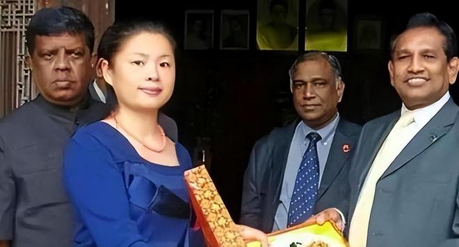 在中国回国后的老外_国外中国公民回国_