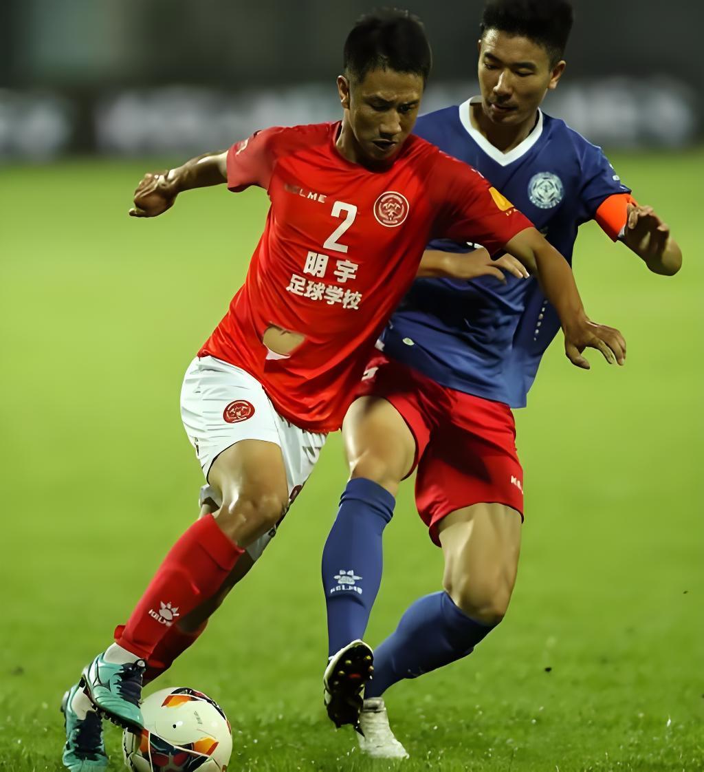 黄佳强曾效力于四川FC。