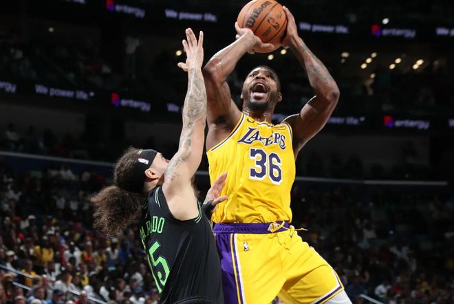 湖人进攻站位_湖人对谁错_