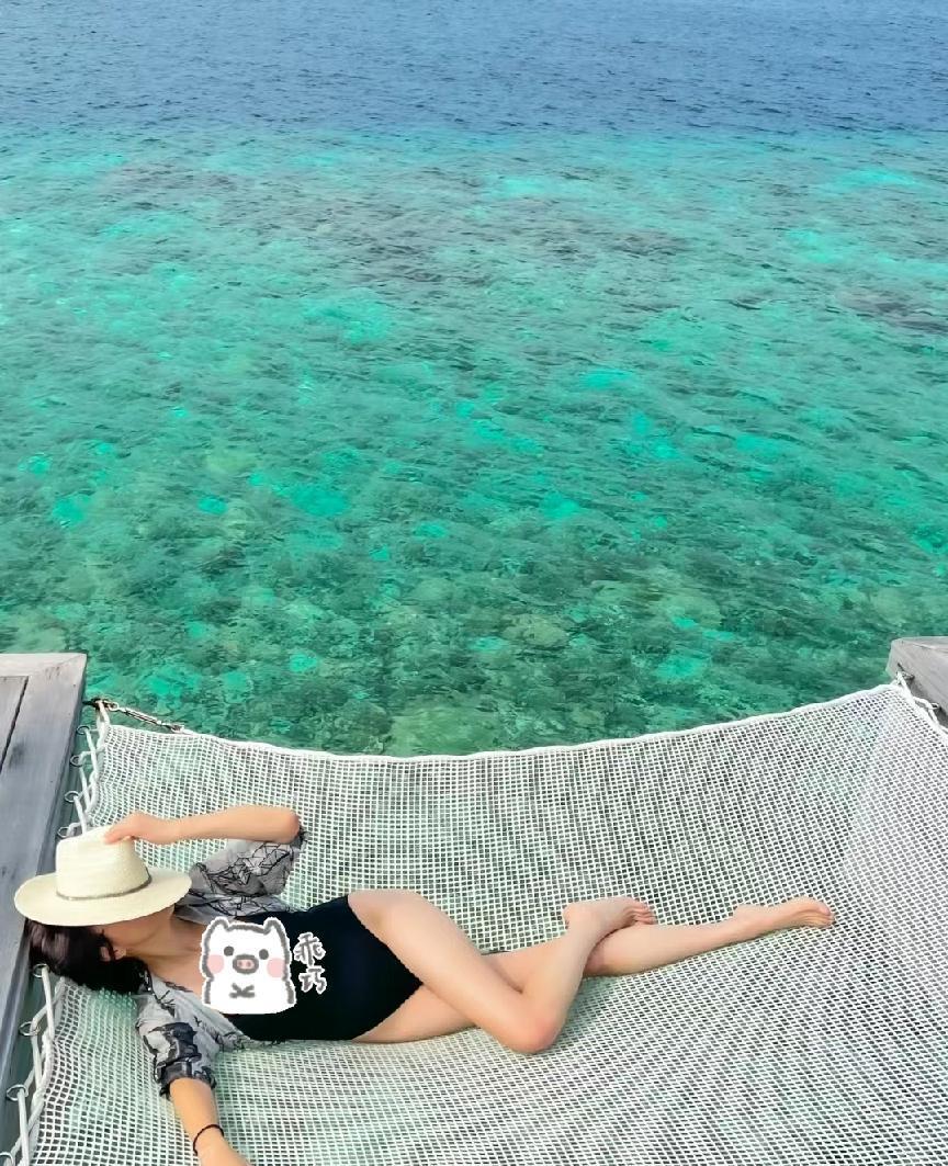 _刘嘉玲海边照_刘嘉玲晒浮潜照