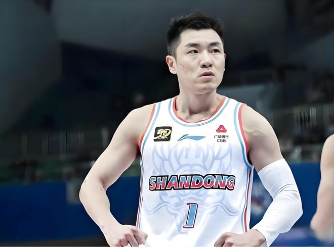 宏远球员胡明轩_宏远篮球运动员胡明轩身高_