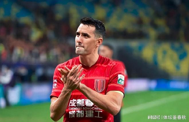 前卫中场_前锋改踢中后卫_