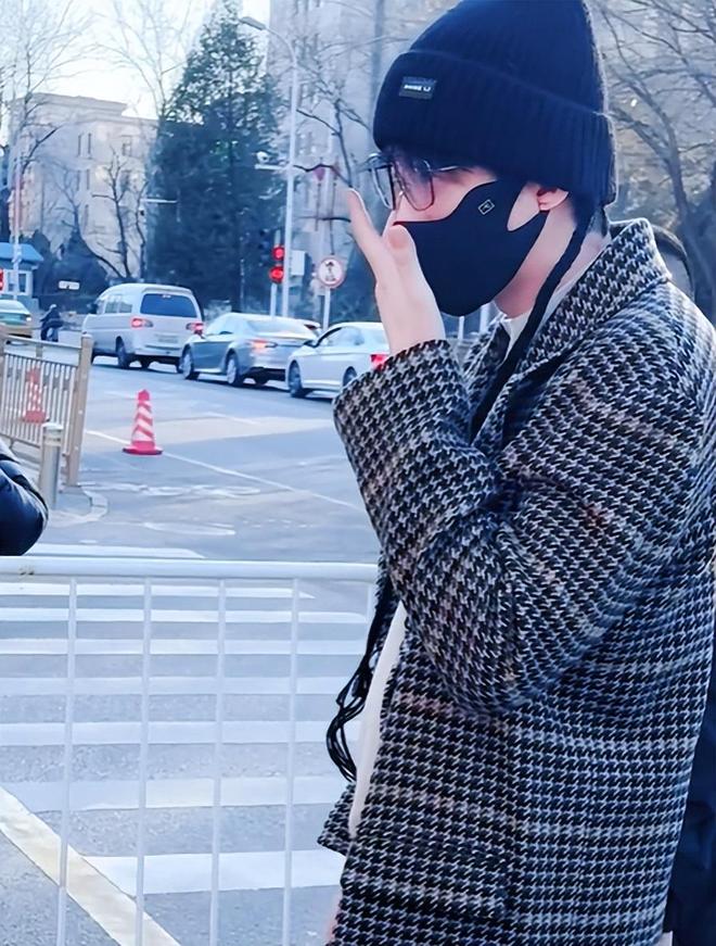 春晚的费用是谁出_央视春晚费用支出_