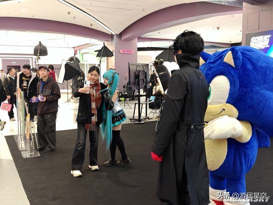 _蓝色刺猬游戏_蓝色刺猬跑酷游戏