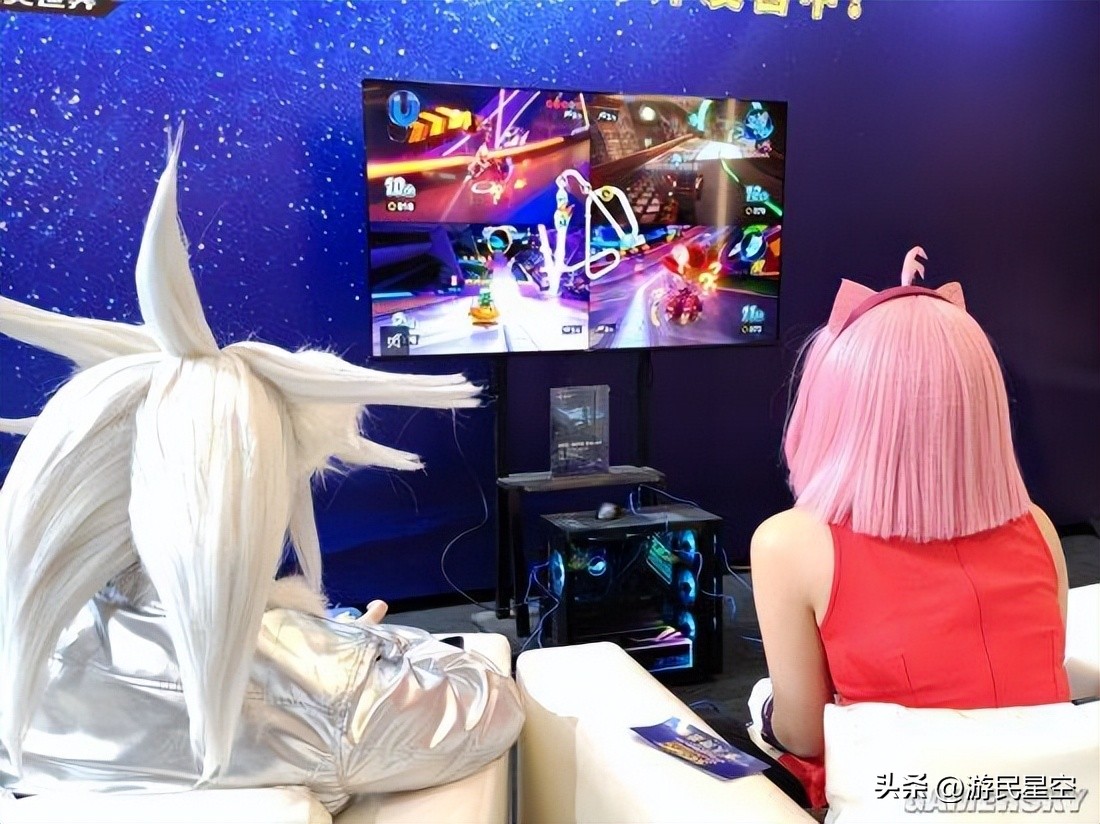 蓝色刺猬跑酷游戏_蓝色刺猬游戏_