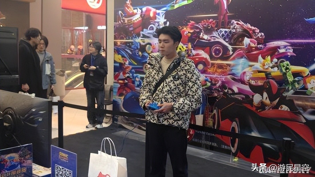 _蓝色刺猬游戏_蓝色刺猬跑酷游戏