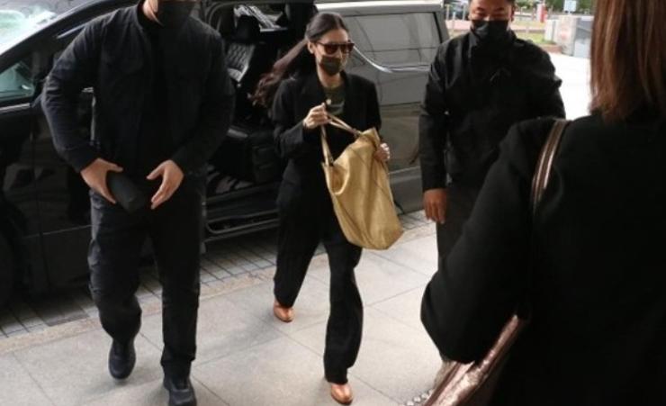 _张柏芝遭前经纪人伪造合同，骗千万片酬，还被威胁不听话就抹黑你_张柏芝遭前经纪人伪造合同，骗千万片酬，还被威胁不听话就抹黑你