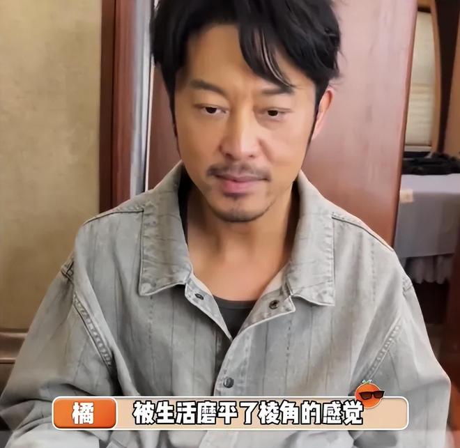 梦见吃一桌子丰盛的菜_真野惠里菜趴桌子_