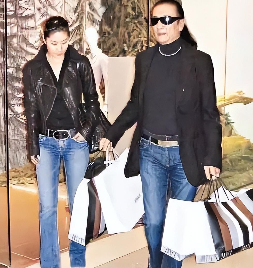 被谢贤养了12年,用青春换来2000万的Coco,已经走上了另一条大道__被谢贤养了12年,用青春换来2000万的Coco,已经走上了另一条大道