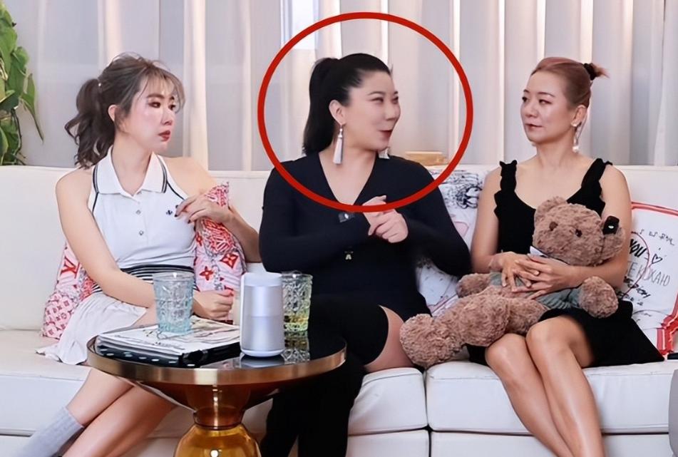 被谢贤养了12年,用青春换来2000万的Coco,已经走上了另一条大道__被谢贤养了12年,用青春换来2000万的Coco,已经走上了另一条大道