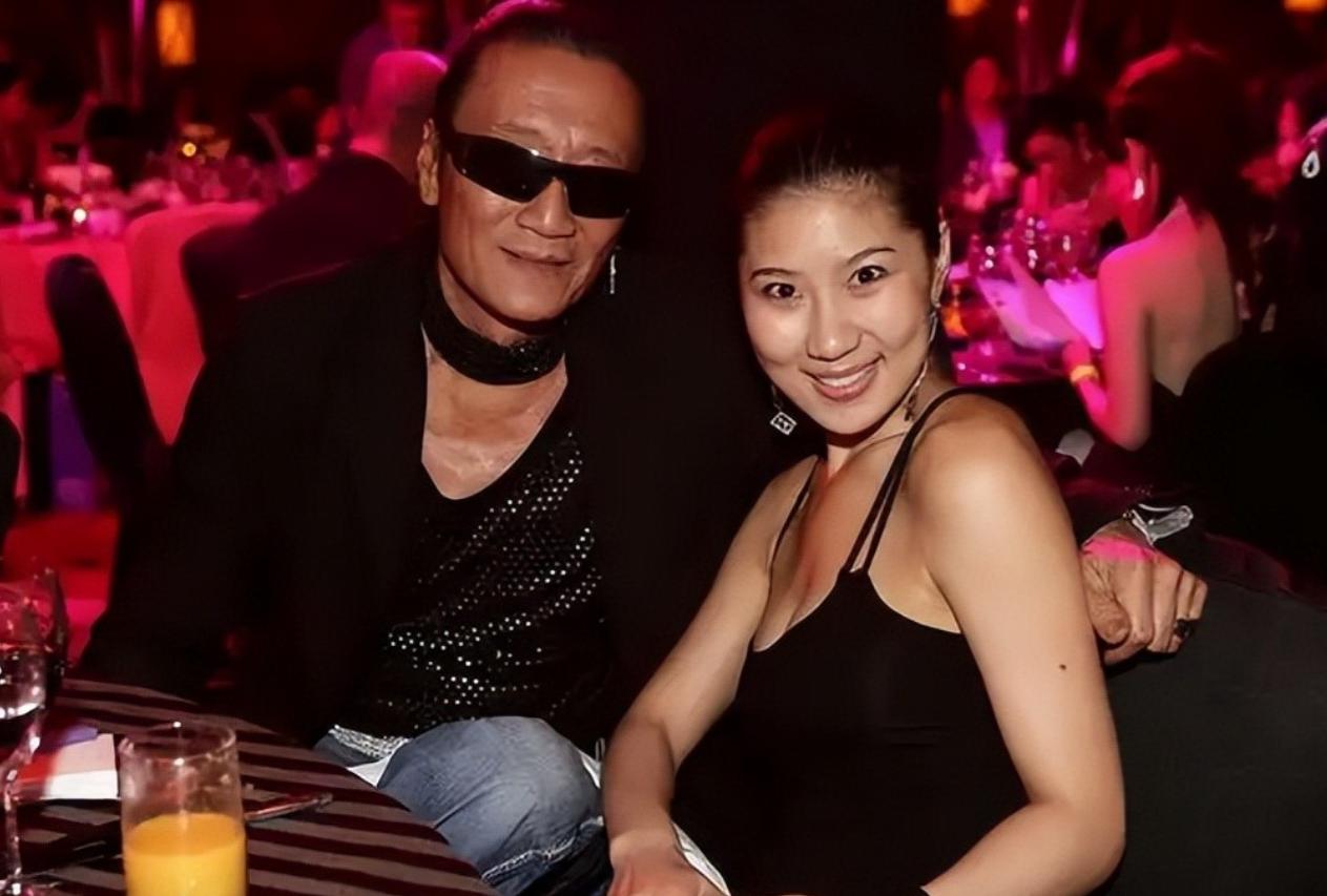 被谢贤养了12年,用青春换来2000万的Coco,已经走上了另一条大道__被谢贤养了12年,用青春换来2000万的Coco,已经走上了另一条大道