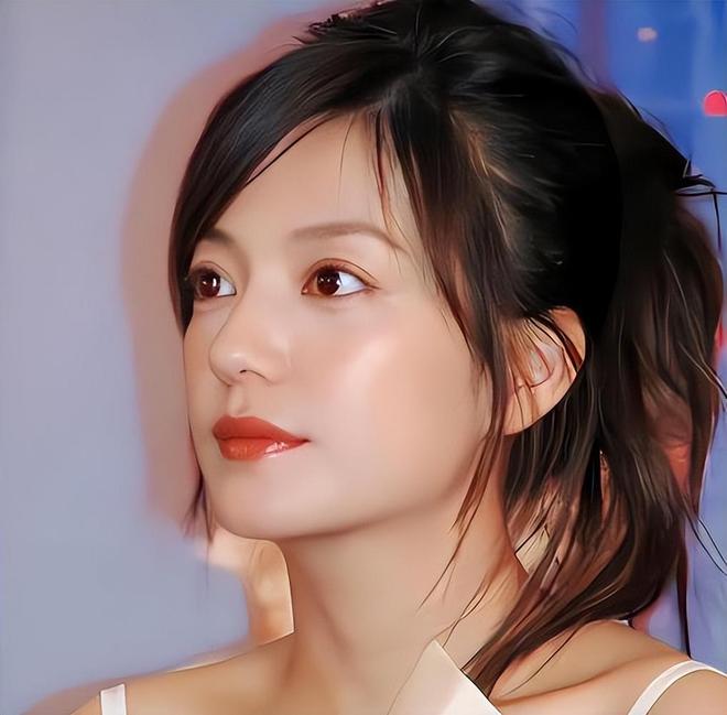 范冰冰现身机场穿毛衣_叶璇穿睡衣现身机场_