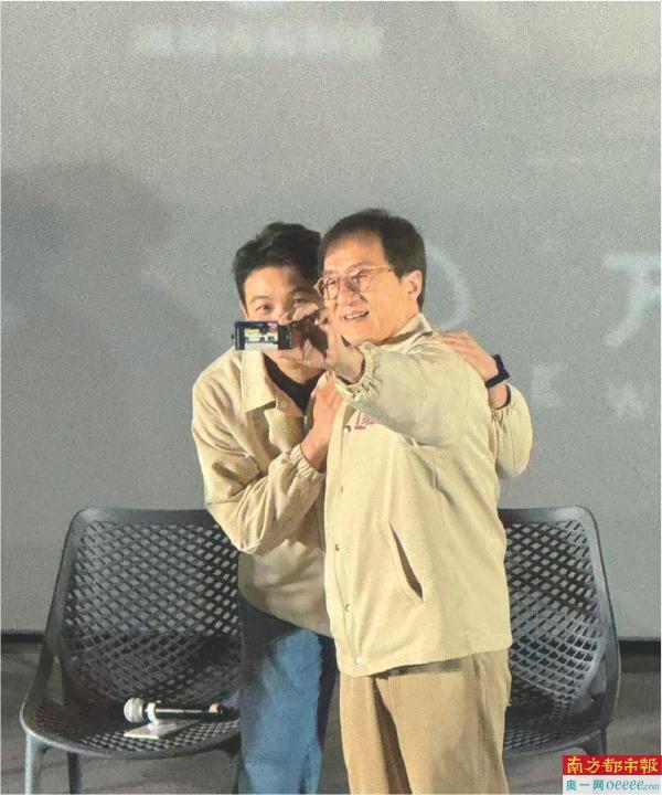 成龙:只要观众爱看 我要演到100岁_成龙:只要观众爱看 我要演到100岁_