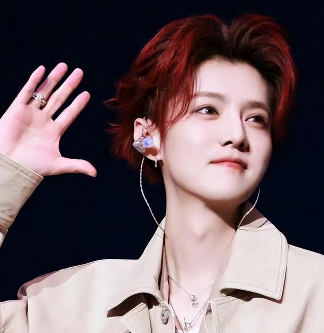 事件升级！司晓迪晒开房记录，16个男顶流被锤！内娱怎么了？_事件升级！司晓迪晒开房记录，16个男顶流被锤！内娱怎么了？_