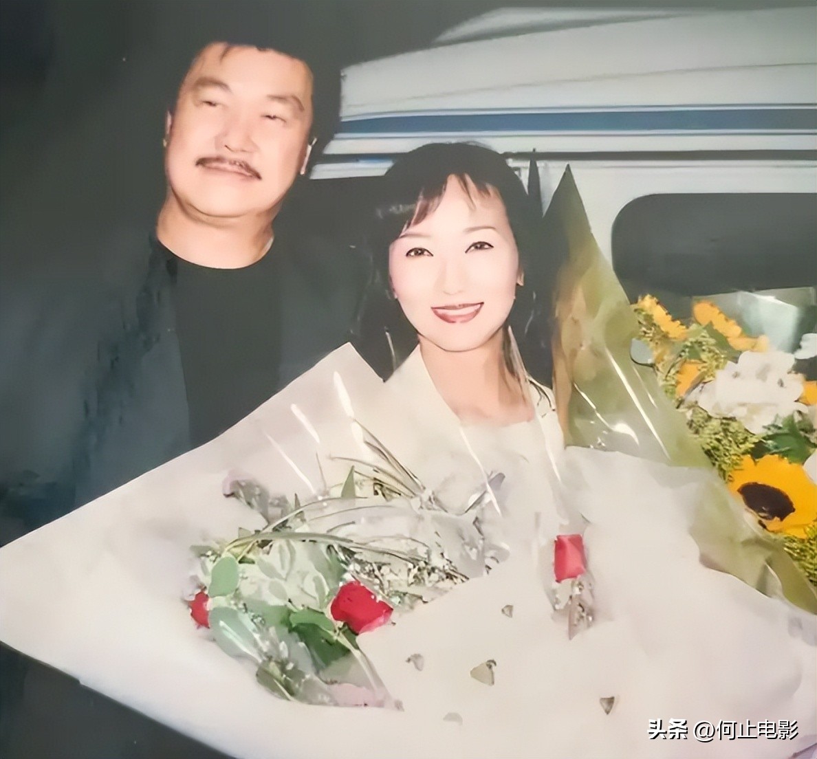 _赵雅芝在敬老院探访同龄老人_赵雅芝同龄老人