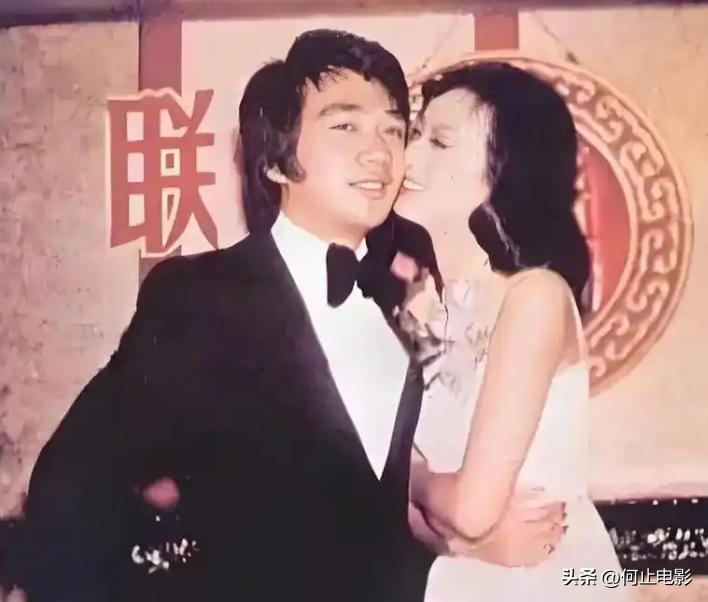 _赵雅芝同龄老人_赵雅芝在敬老院探访同龄老人