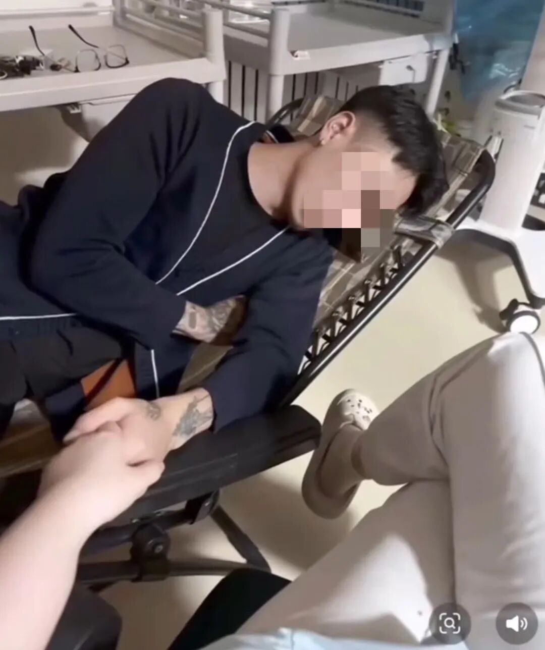 _被挂上热搜“青岛护士炫耀男友翻车”：娇妻群体，又一次惹了众怒_被挂上热搜“青岛护士炫耀男友翻车”：娇妻群体，又一次惹了众怒