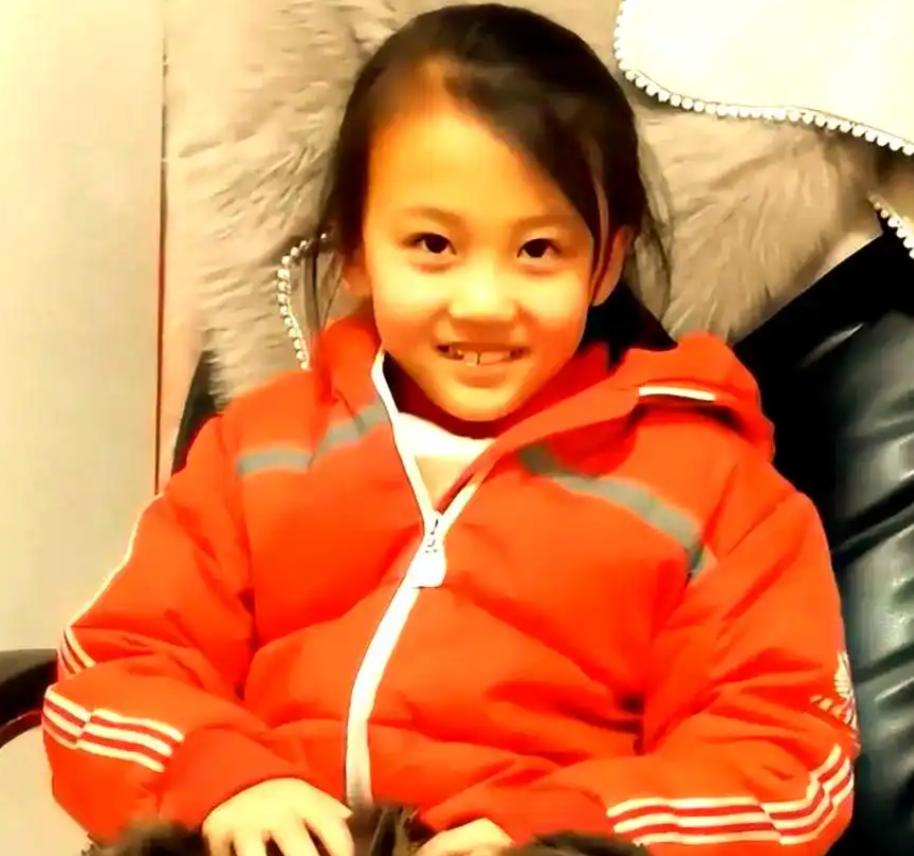 _没钱还硬装？宁夏一笑成名拒绝百万签约的小女孩，现在成了这样_没钱还硬装？宁夏一笑成名拒绝百万签约的小女孩，现在成了这样