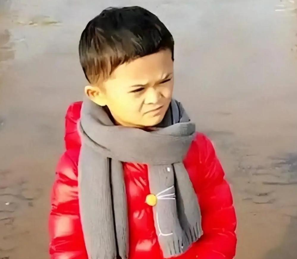 没钱还硬装？宁夏一笑成名拒绝百万签约的小女孩，现在成了这样_没钱还硬装？宁夏一笑成名拒绝百万签约的小女孩，现在成了这样_