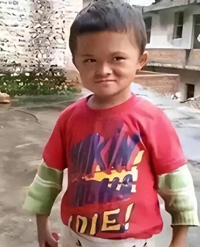 _没钱还硬装？宁夏一笑成名拒绝百万签约的小女孩，现在成了这样_没钱还硬装？宁夏一笑成名拒绝百万签约的小女孩，现在成了这样