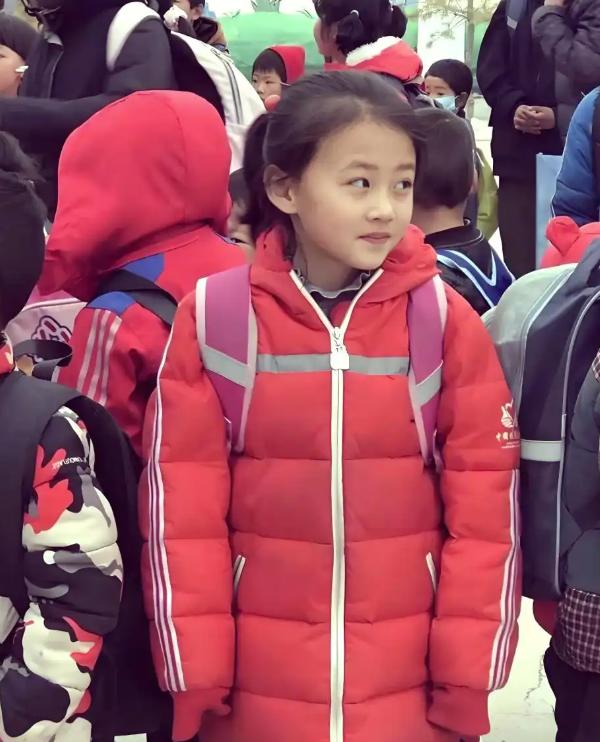 _没钱还硬装？宁夏一笑成名拒绝百万签约的小女孩，现在成了这样_没钱还硬装？宁夏一笑成名拒绝百万签约的小女孩，现在成了这样
