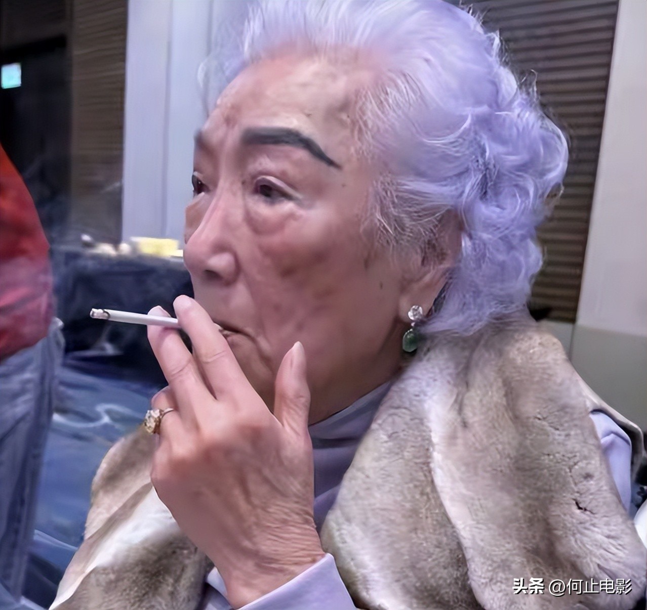 她是击败正房的小妾,将百亿资产收入囊中,年过百岁仍独揽大权_她是击败正房的小妾,将百亿资产收入囊中,年过百岁仍独揽大权_