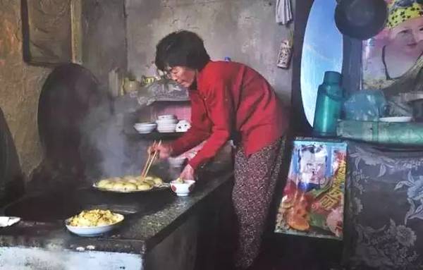 就凭当年在我受委屈时你提刀为我拼命，如今你病了我咋能不管你？__就凭当年在我受委屈时你提刀为我拼命，如今你病了我咋能不管你？