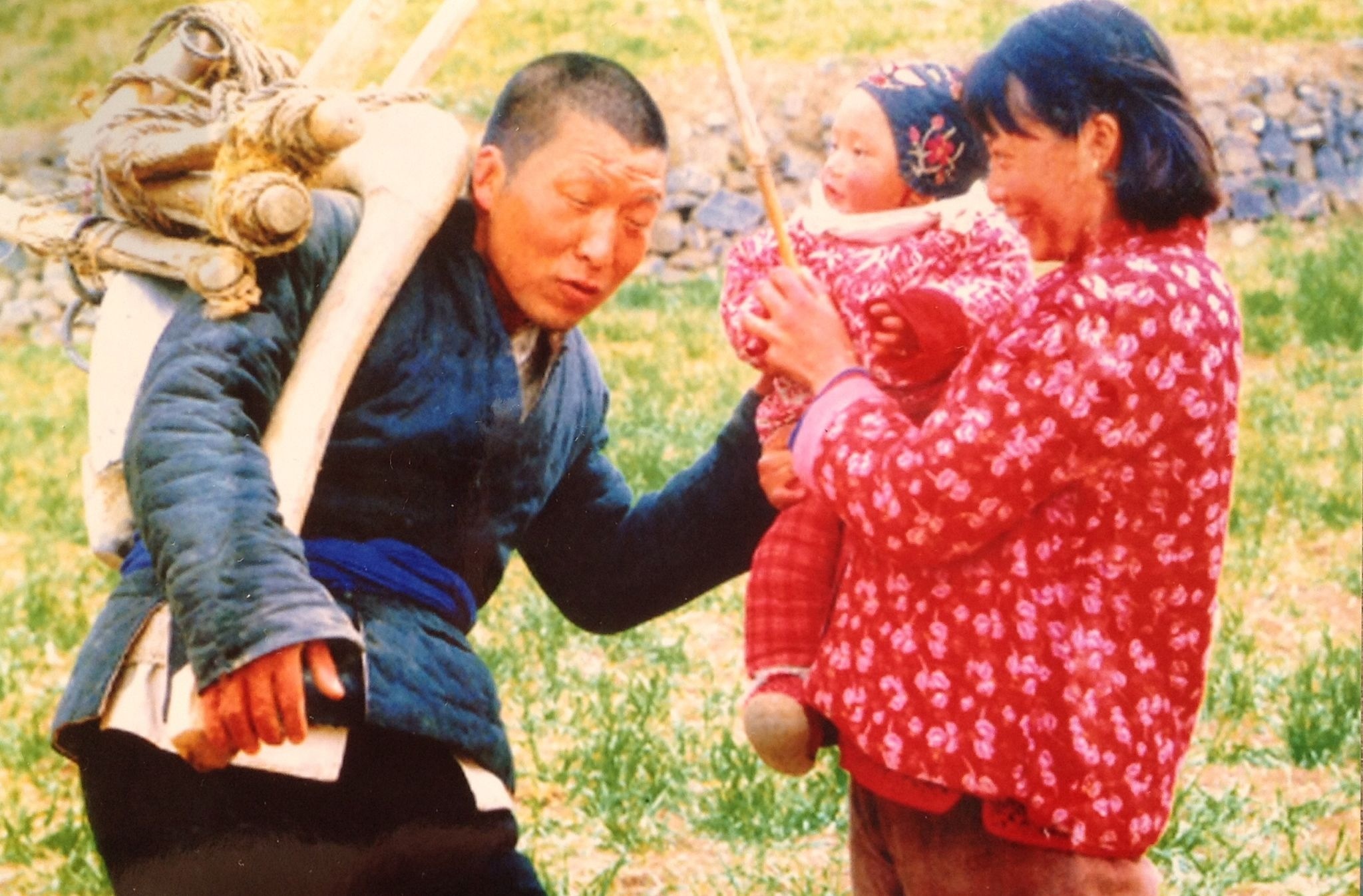 _让你当着这么多人亲也亲了摸也摸了，你不娶她的话你嫂子该咋活？_让你当着这么多人亲也亲了摸也摸了，你不娶她的话你嫂子该咋活？