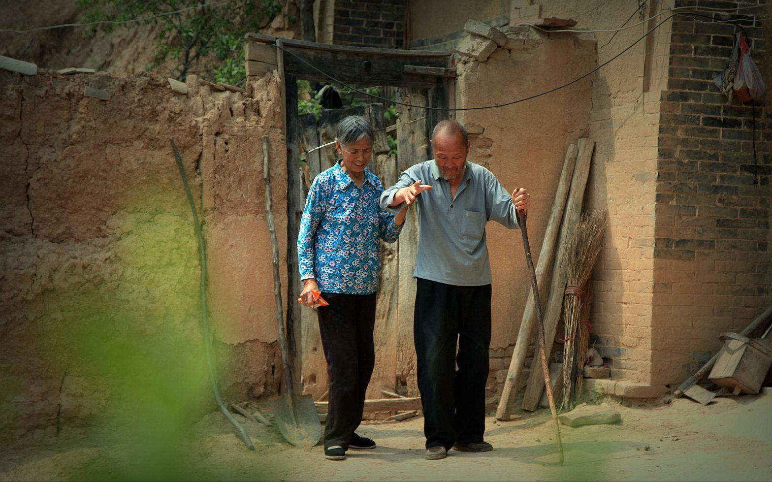 _让你当着这么多人亲也亲了摸也摸了，你不娶她的话你嫂子该咋活？_让你当着这么多人亲也亲了摸也摸了，你不娶她的话你嫂子该咋活？