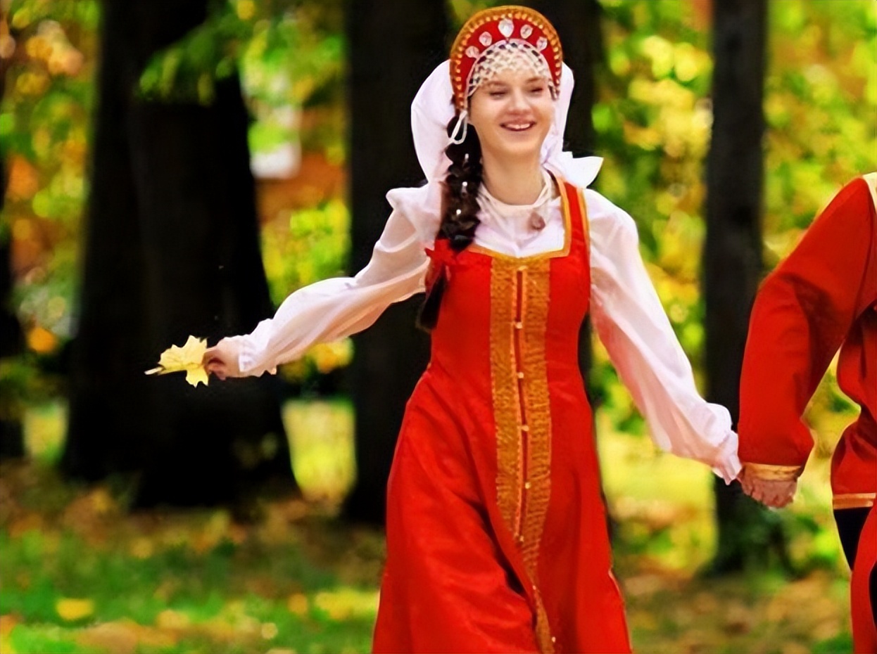 _年轻时我这满脑袋黄毛根本没人要,把你叔弄到家灌醉让她把我娶了_年轻时我这满脑袋黄毛根本没人要,把你叔弄到家灌醉让她把我娶了