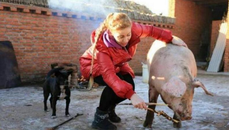 年轻时我这满脑袋黄毛根本没人要,把你叔弄到家灌醉让她把我娶了_年轻时我这满脑袋黄毛根本没人要,把你叔弄到家灌醉让她把我娶了_