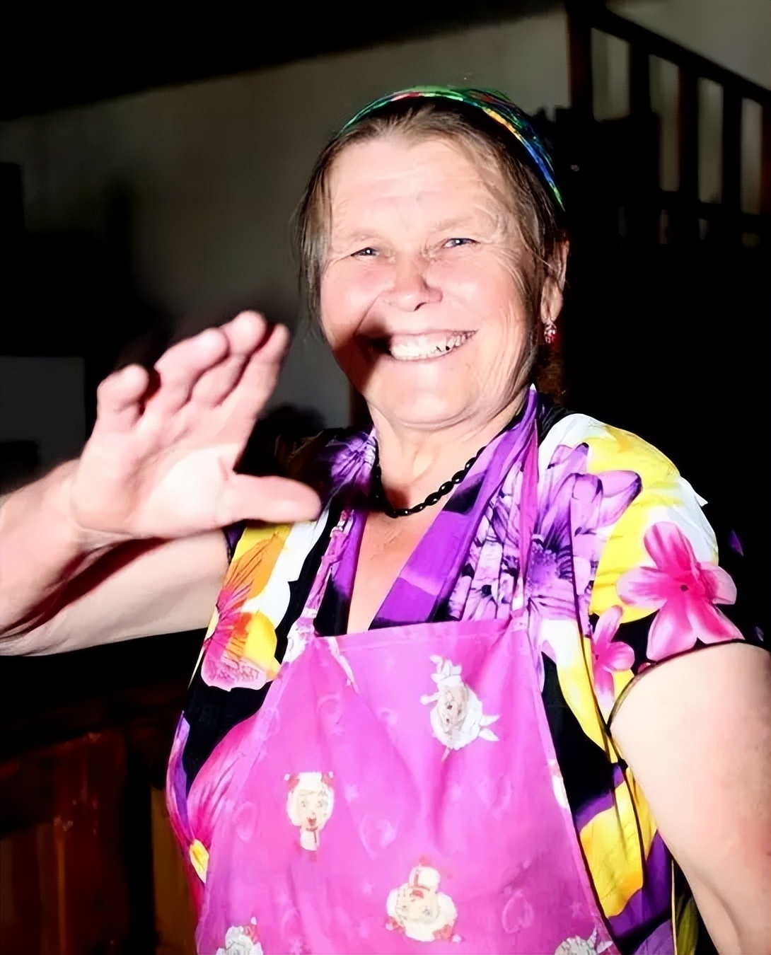 _年轻时我这满脑袋黄毛根本没人要,把你叔弄到家灌醉让她把我娶了_年轻时我这满脑袋黄毛根本没人要,把你叔弄到家灌醉让她把我娶了