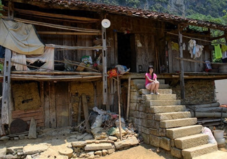 大山的妹子是什么歌_世上无难事只要肯登攀作文_