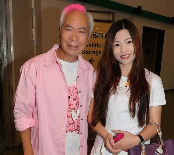 75岁港星与小36岁未婚妻分手，女方早已婚育，珠海的爱巢人去楼空__75岁港星与小36岁未婚妻分手，女方早已婚育，珠海的爱巢人去楼空