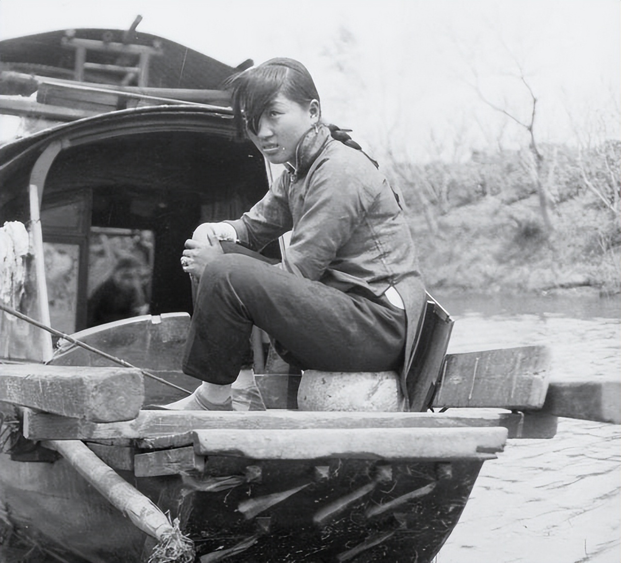 我跟你奶能成说起来还得感谢小鬼子，我救了你奶一命她才答应嫁我_我跟你奶能成说起来还得感谢小鬼子，我救了你奶一命她才答应嫁我_