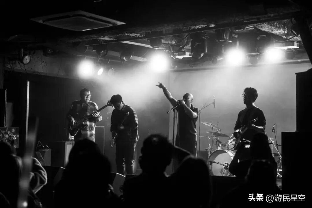 _【叙事音游】摇滚满分！演出满分！你说剧情？爽就完事了！_【叙事音游】摇滚满分！演出满分！你说剧情？爽就完事了！