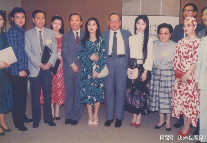 张莉与陈晓旭谁更美_陈晓旭张莉合影_