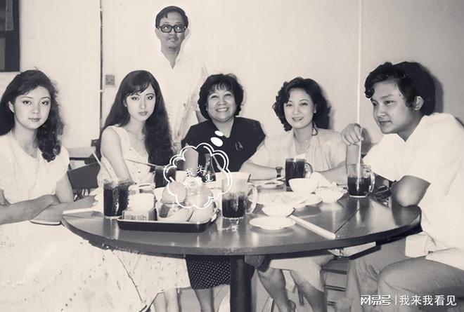 _张莉与陈晓旭谁更美_陈晓旭张莉合影