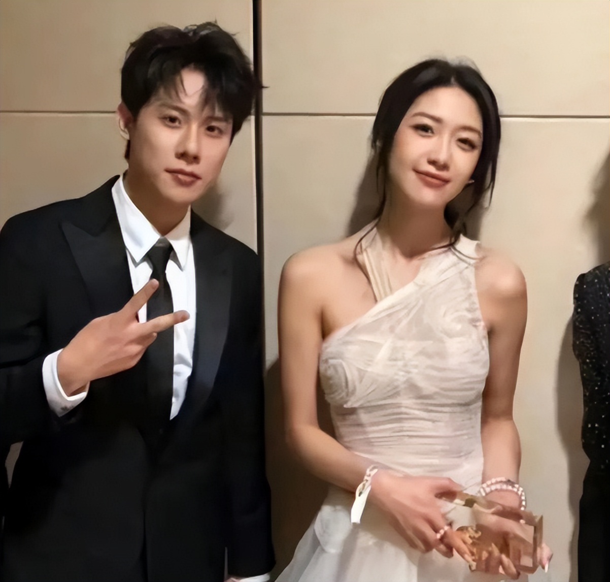 _京圈格格生父_京圈格格亲生父母